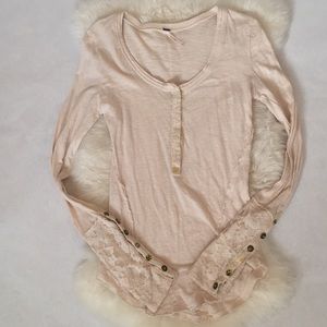 Free People Xs lace Button cuff cream & yellow top